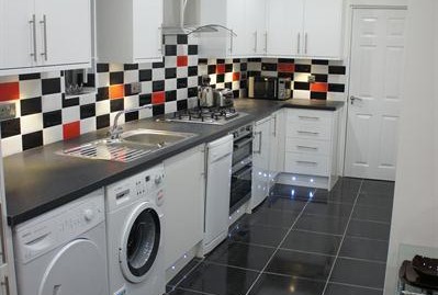 Luxurious 7 double bed house available 3 bathrooms modern house Letting for 2020