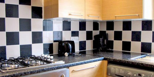 5 bedroom house in Fallowfield, just of Wilmslow rd, Bills include, High end