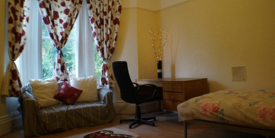 Large 8 bed house, Wellington Rd Fallowfield