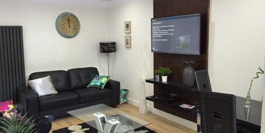 Luxurious rooms available, Close to all amenities, transport, university, hospital, city centre, Fallowfield.
