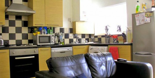 4 bed house, ALL BILLS INCLUDED, High Standard, close to amenaties, public transport, City ,University