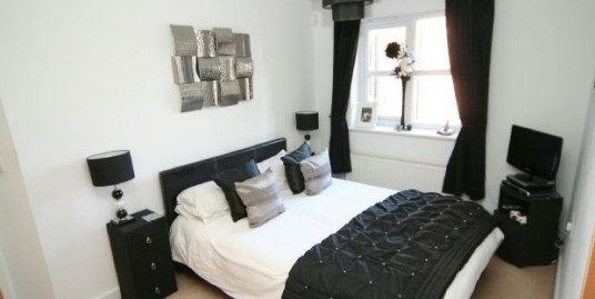 3 bed Duplex apartment Russell Place Sale M33 7LD