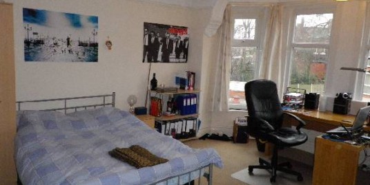 5 Bedroom house available, Student, profesionals