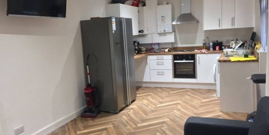 Rooms Available, Bills Included Daisy Bank Rd M14 5QP