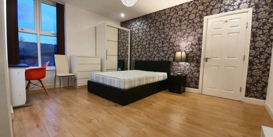 Bed rooms in a shared house, ALL BILLS INCLUDED, 5 bathrooms, newly renovated, very high end,